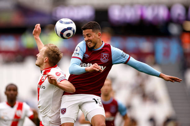 对他产生兴 对他产生兴