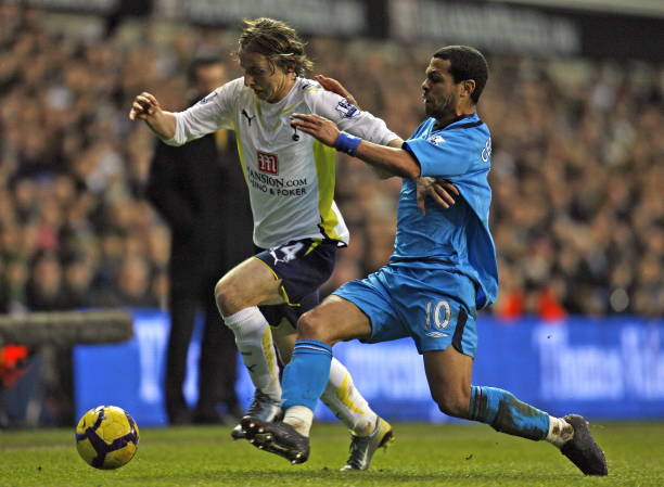 而在另一边 而在另一边