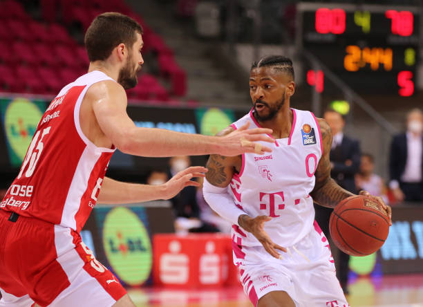 球员既是挑 球员既是挑